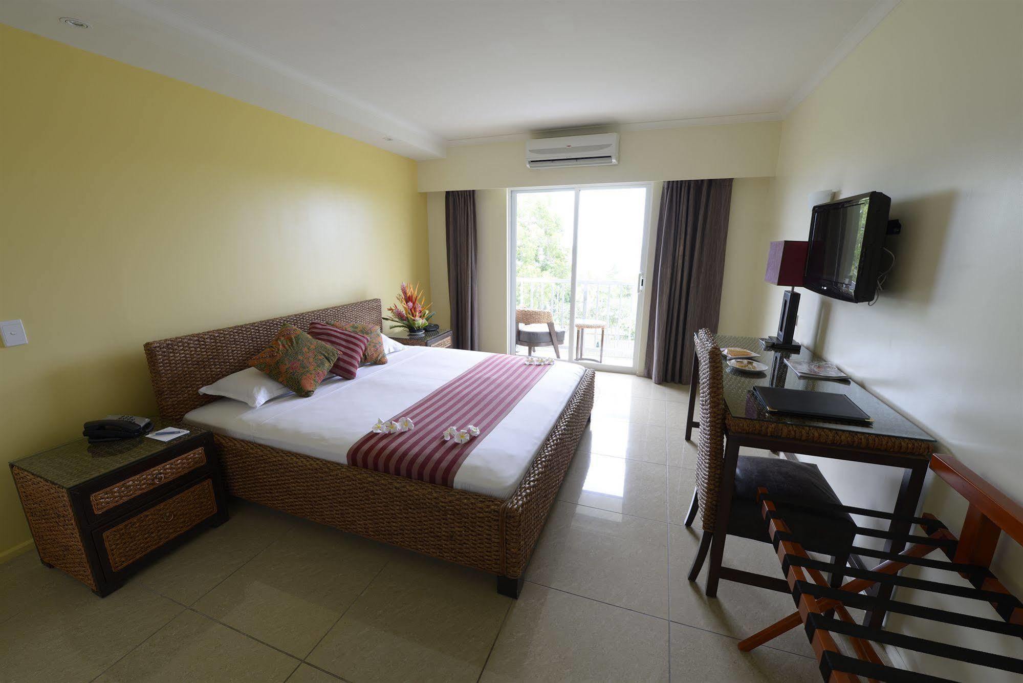 Gazelle International Hotel Kokopo Extérieur photo