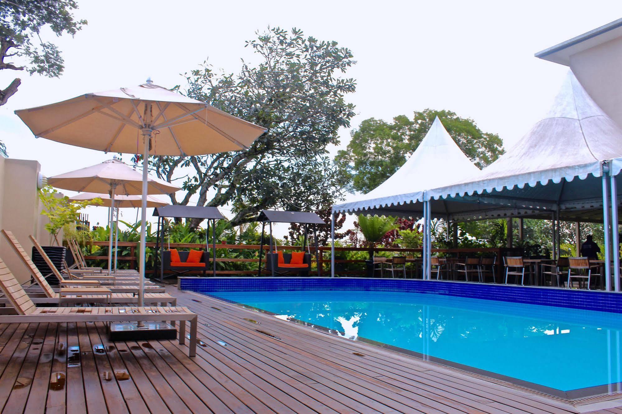 Gazelle International Hotel Kokopo Extérieur photo